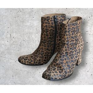 Y2K Oiled Suede Animal Print Ankle Boots 7.5 VTG Newport News Leopard Booties